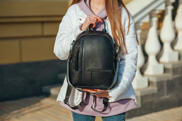 Жіночий шкіряний рюкзак міський чорний 73590 Tiding Bag