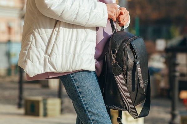 Жіночий шкіряний рюкзак міський чорний 73590 Tiding Bag