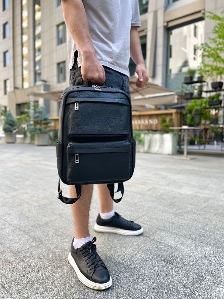 Чоловічий шкіряний рюкзак для ноутбука і подорожей Tiding Bag SB-133863 чорний