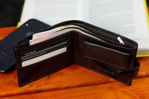 Чоловіче портмоне з натуральної шкіри ST Leather В104 чорне