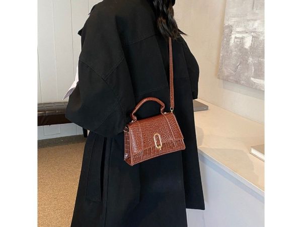 Каркасне невелике кросбоді з еко-шкіри Lilly P2-17068985C коричневе