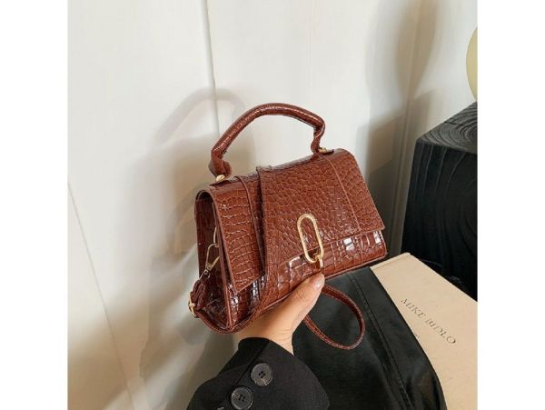 Каркасне невелике кросбоді з еко-шкіри Lilly P2-17068985C коричневе
