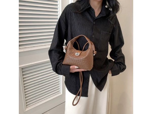 Маленьке плетене крос боді екошкіра Lilly P1-913DB коричневе