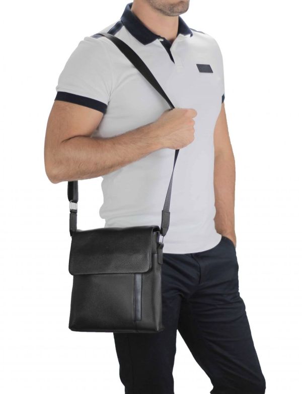 Чоловіча шкіряна сумка через плече чорна Tiding Bag A25F-9913A