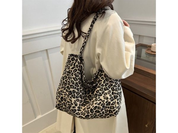 Текстильна сумка в кольорі лео Lilly P4-6628LB коричнева