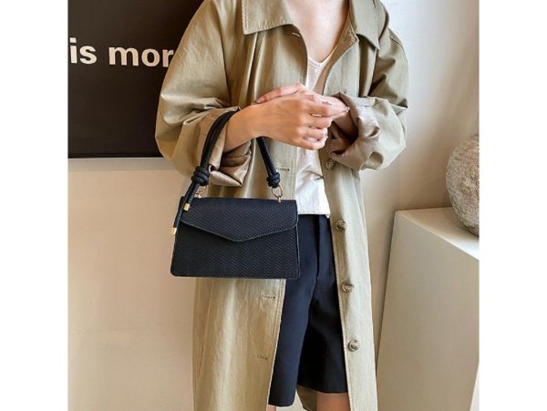 Кросбоді каркасне з еко-шкіри Lilly P1-86148A чорне