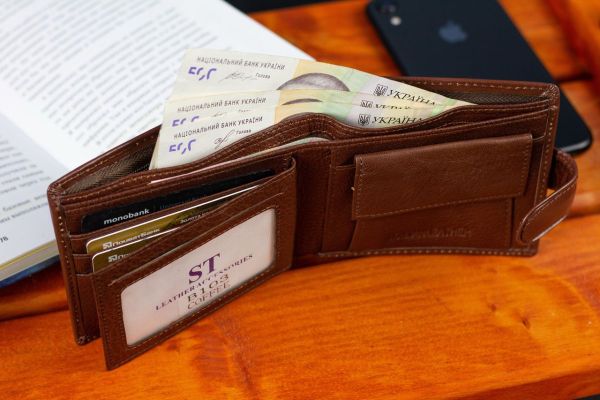 Стильне шкіряне чоловіче портмоне ST Leather В103 коричневе