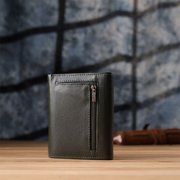 Стильний гаманець середнього розміру із натуральної шкіри ST Leather 23075 зелений