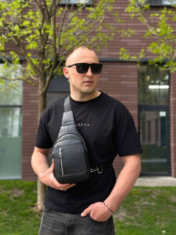 Чоловічий стильний слінг на плече 18х32х6 для подорожей та відпочинку TIDING BAG 7862 чорний