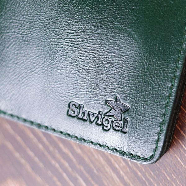 Кожаный практичный портмоне Shvigel 16608 зеленый