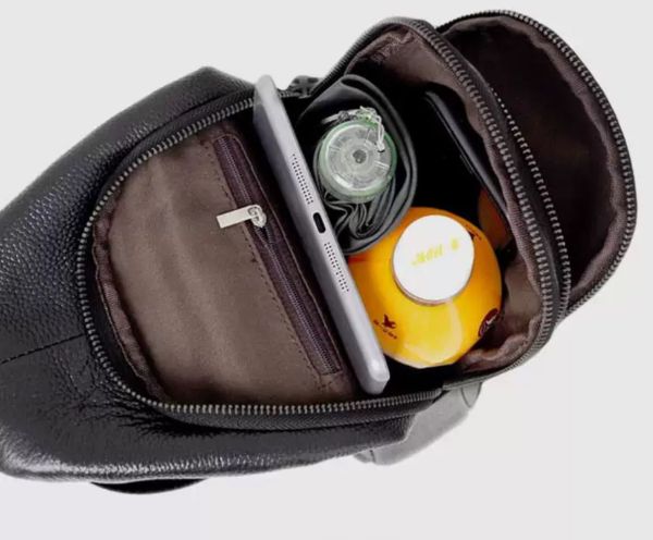 Чоловічий шкіряний слінг через плече 18х32х7 Tiding Bag 33737 чорний