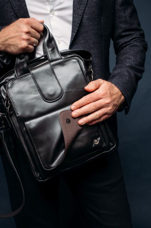Вертикальна чоловіча сумка через плече шкіряна Tiding Bag 7266A чорна