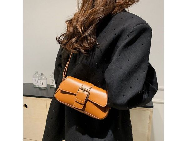 Кросбоді з еко-шкіри зі стильним замком Lilly P4-1588C коричневе