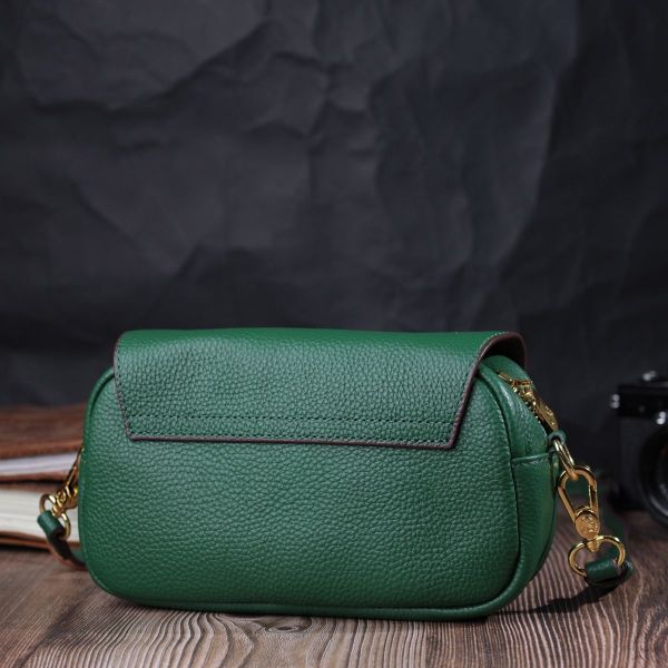 Шкіряна сумка жіноча в красивому кольорі і з фігурним клапаном Vintage 22430 зелена
