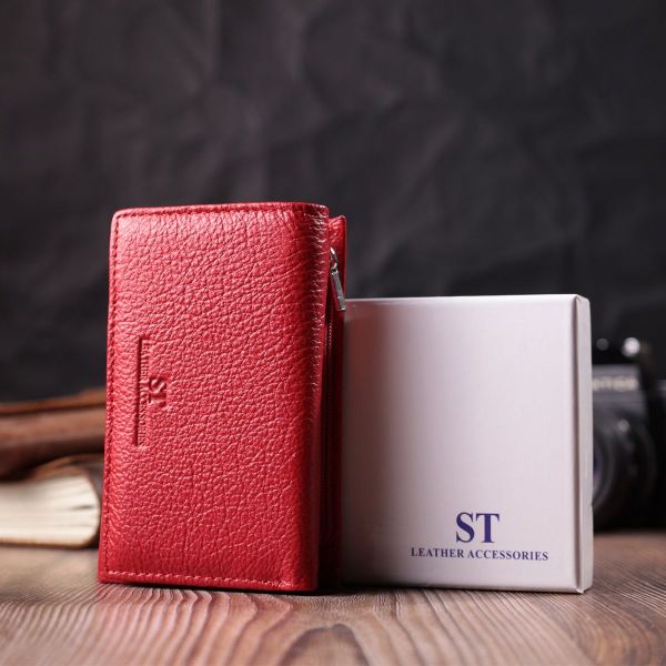 Шкіряний зручний жіночий гаманець у три складання ST Leather 22490 червоний