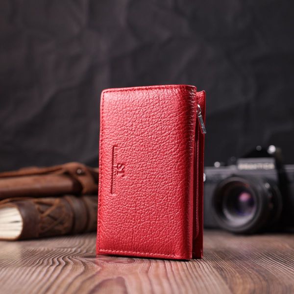 Шкіряний зручний жіночий гаманець у три складання ST Leather 22490 червоний