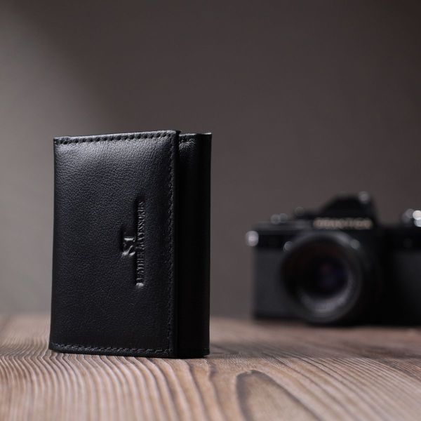 Зручний компактний гаманець з монетницею із натуральної шкіри ST Leather 22742 чорний